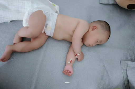 包生男孩正规公司孕妇突然心跳加速